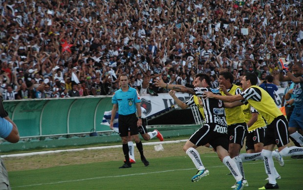 Botafogo-PB conquista o título Brasileiro da Série D (Foto: Silas Batista / Globoesporte.com/pb)