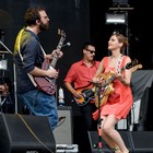 Banda do Mar leva som praiano ao início do Lolla (Marcelo Brandt/G1)