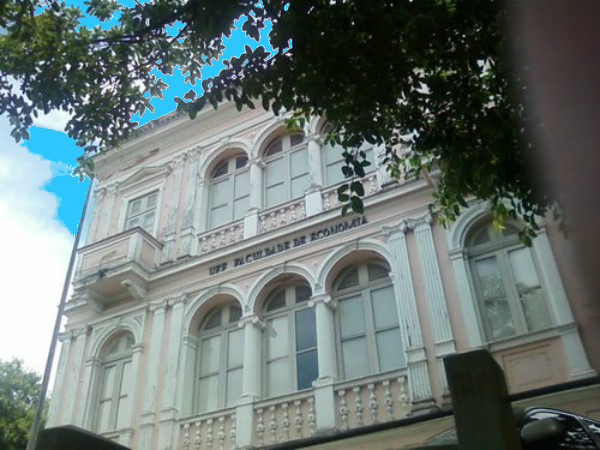 Prédio onde se localiza a Biblioteca da Faculdade de Direito (BFD)