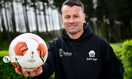 Shay Given Supporting Ireland Top Top Top Supporters for Just Eat