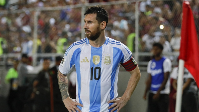 Messi blames pitch after 'ugly' Venezuela draw