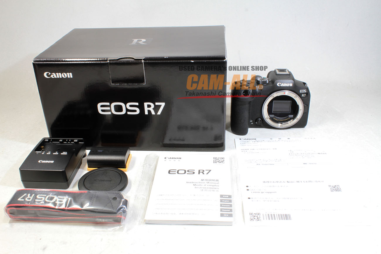 EOS R7 �{�f�B