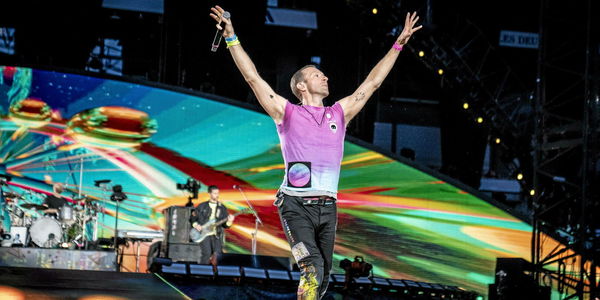 Le chanteur britannique Chris Martin du groupe britannique Coldplay lors d'un concert au stade Parken de Copenhague, au Danemark, juillet 2023.