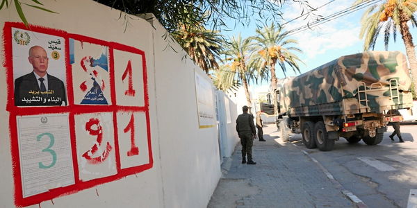 La Tunisie organise une élection présidentielle le 6 octobre, sans réelle opposition au président sortant Kaïs Saïed, qui est largement pressenti pour gagner, tandis que ses principaux détracteurs, dont le candidat clé Ayachi Zammel, sont derrière les barreaux.