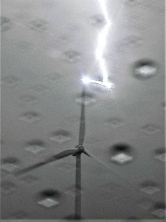 急増する風力発電設備の落雷被害　雷から風車を守る秘訣とは？　20年以上研究する中部大・山本和男教授に聞く〈Meet STEAM〉