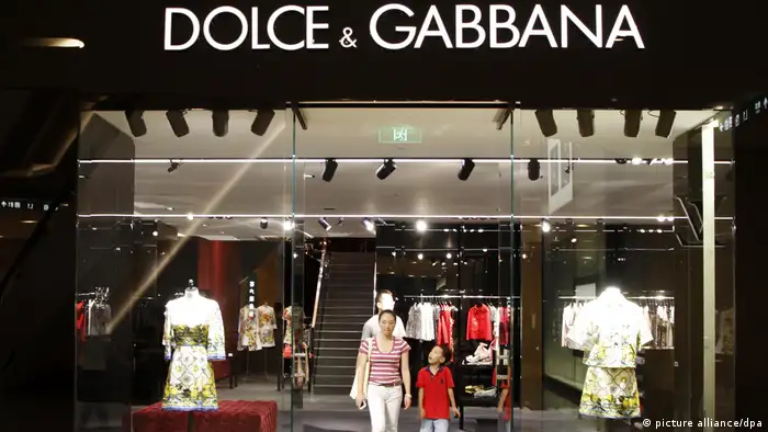 China, Nanjing: Dolce & Gabbana unter Beschuss für stereotypische China-Werbekampagne (picture alliance/dpa)
