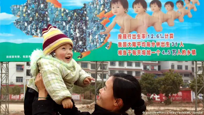 中国已在数年前取消了生育登记制度，逐步放开了二胎和三胎生育，鼓励多生。但人口普查却显示，中国人口不增反降，2022年中国61年来首次出现人口负增长。