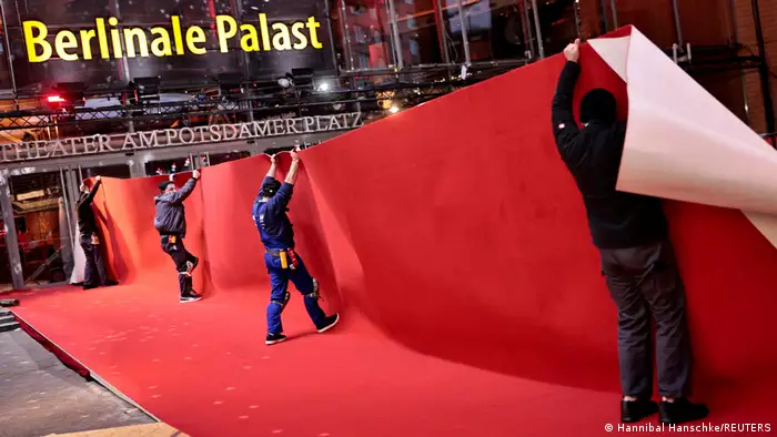 每年柏林电影宫前面的十几米红地毯 是万众瞩目的焦点（资料图片）