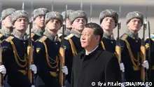 20.03.2023**Russia China 8394234 20.03.2023 Chinese President Xi Jinping walks past Russian honour guards during a welcoming ceremony upon arrival at Vnukovo International Airport in Moscow, Russia, Ilya Pitalev / Sputnik Moscow Russia PUBLICATIONxINxGERxSUIxAUTxONLY Copyright: xIlyaxPitalevx