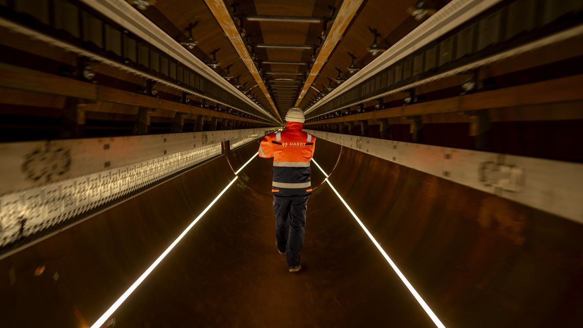 Blick auf die Hyperloop-Röhre des neuen europäischen Testzentrums für Hyperloop-Transporttechnologie, das in Veendam im Norden der Niederlande eröffnet wurde.