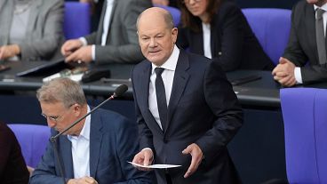 Bu fotoğrafta Almanya Şansölyesi Olaf Scholz görülüyor