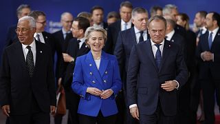 El presidente del Consejo Europeo, Antonio Costa, la presidenta de la Comisión Europea, Ursula von der Leyen, y el primer ministro polaco, Donald Tusk, en una cumbre de la UE en Bruselas, el 19 de diciembre de 2024.