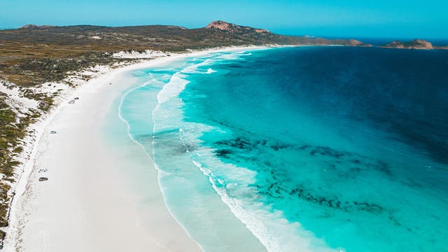 <p>The Esperance inlet, Lucky Bay, has blinding white sands and a palette of turquoise waters </p>