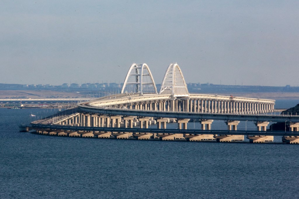 Ukrainian Drones Strike Kerch Bridge in Crimea, Explosions Halt Traffic