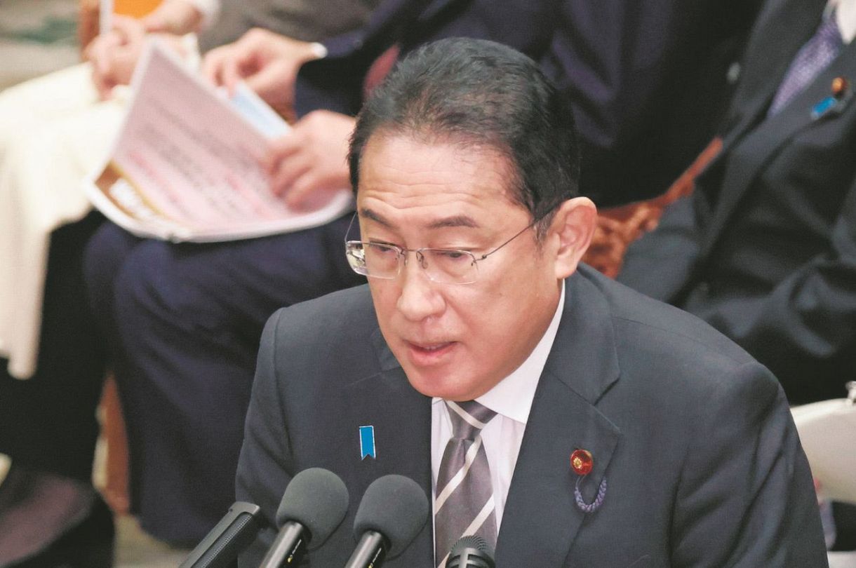 6日、衆院予算委で答弁する岸田首相