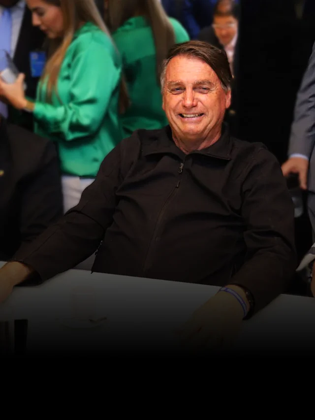 BOLSONARO RETORNA AO BRASIL