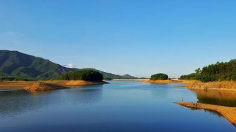 Hoa Trung Lake: An ideal place for relaxation in Da Nang