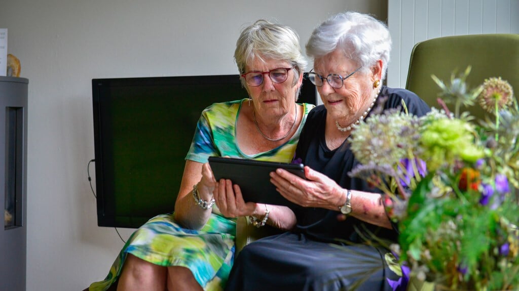 In Nederland hebben haast alle ouderen toegang tot internet. ‘Maar ze variëren enorm in vaardigheid.’