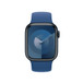 水藍色單圈手環，並展示 Apple Watch 的 41 毫米錶殼及數碼錶冠。