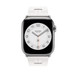 Blanc 白色 (白色) Kilim Single Tour 錶帶，並展示 Apple Watch 錶面。