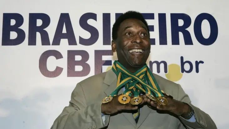 Medalha conquistada por Pelé na Copa de 1962 vai a leilão