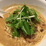 dandan noodles PiRiRi - 肉味噌は味濃いめ。細麺がよく絡んでちょうどいい。肉味噌を少し残し、後からライスとスープとまぜまぜすれば、黄金トリオで二品目の出来上がり。ライス、必須です