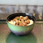 味波 - 土手煮をご飯に乗せてどて丼に♪