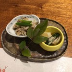 和菜 しょうでん - 付き出しは、鰹の有馬煮とゆり根の胡麻酢