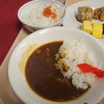 San Remo - ホテルカレーと、申し訳無さそうなミニミニイクラ丼