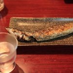 Iseya - サンマの塩焼きと日本酒，相性バッチリ！