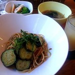 golon - 日替わりランチＡ…今日は揚げナスの和風パスタ