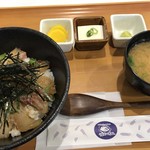 Kakehashi Suisan Sasebokkusu 99 Ten - づけ丼＝８２０円
                      当日は真鯛