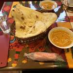 INDIAN RESTAURANT SUBHIMAHAL - インド料理 スビマハル（チキンカレー・ナン・サラダ・ホットチャイ）