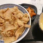 Yoshinoya Fuchu Nakagawara Ten - 豚丼(大盛)、キムチ、玉子