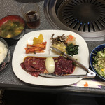 Yakiniku Kannawa En - ハラミ＆ロース定食　1.5人前（1400円）税込【平成30年12月25日撮影】