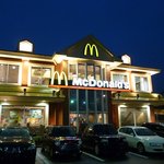 McDonald's Ryokuchi Kita Ten - お店外観