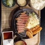 牛かつ上村 - 牛カツと玉ねぎ･蓮根フライ？定食にとろろプラス