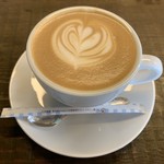 Cafe De Gitane Ekimae Honten - カフェラテ 460円（外税）