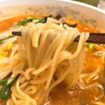 ぎょうざの満洲 - 麺リフト