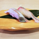 沼津魚がし鮨 流れ鮨 - シマアジ。