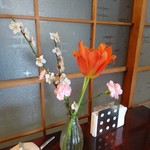 農家厨房 月城丸 - 季節の花飾り