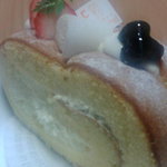 PATISSERIE F Marche - 米粉ロールケーキ　ふわふわです（＾＾）