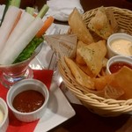 IRISH PUB CELTS Naeki 4 Chome Ten - トルティーヤチップスと野菜スティック