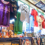 Baseball Sakaba Kawagoe Dome - カウンターの壁