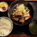 万里食堂 - 2019年3月　旨辛チキン定食　900円