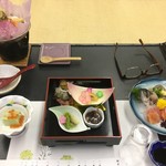 Taki Tei - 【初日夕餉】お膳全景・眼鏡は食べられません