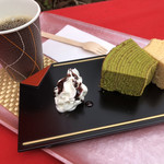 Takami no Sato Tenkuu Chaya - ケーキセット♪ 650円
                        (バームクーヘン・ホットコーヒー)