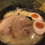 Yokohama Iekei Ramen Majime Kamoi Ten - 