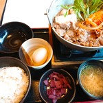 Shabu Shabu Sukiyaki Dontei Hatogaya Ten - 牛すき鍋膳
                        ごはん 味噌汁 玉子はおかわり自由です