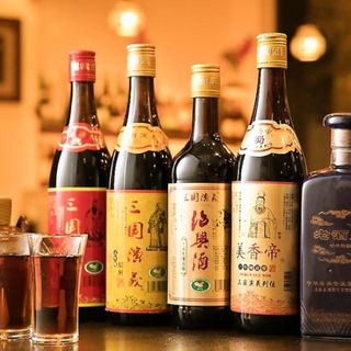 A wide variety of drinks available, from standard beers and sours to Shaoxing wine.